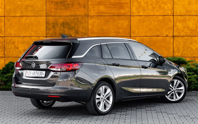 Opel Astra cena 42900 przebieg: 137000, rok produkcji 2016 z Radom małe 742